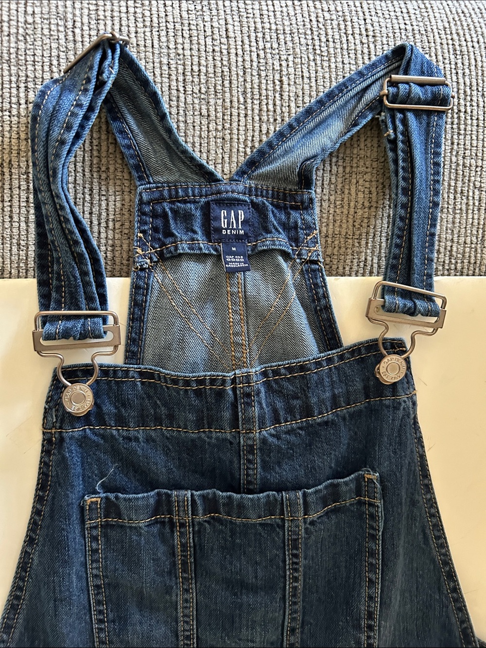 GAP Denim Short Overalls women’s size medium lots of pockets raw edges - Picture 8 of 12